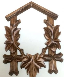 Bavarian Clock Haus 5 Leaf Bottom Carving 10"