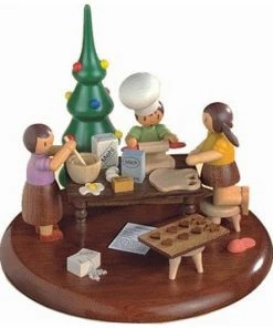 Bavarian Clock Haus Music Boxes Christmas Bakery Platform
